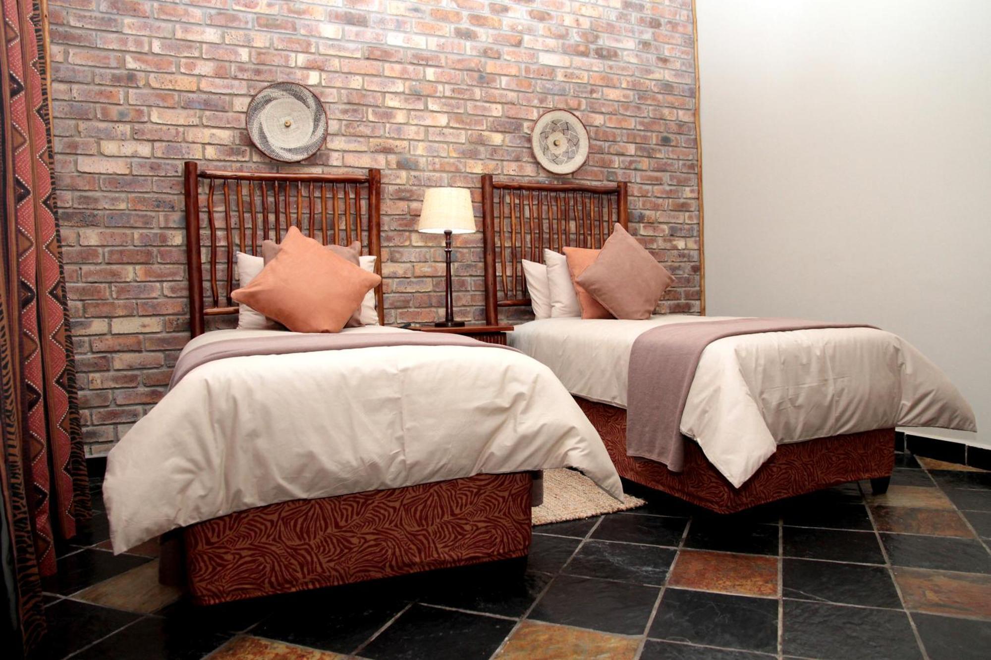 Sondela Nature Reserve & Spa Chalets เบอลา-เบอลา ภายนอก รูปภาพ